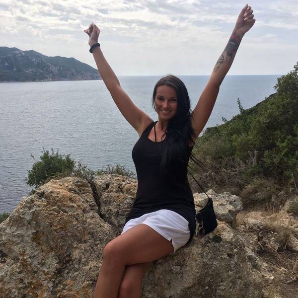 Jolee Love (@jolee.love) | Photos & Videos on Glamino Jolee Love (@jolee.love) | Photos & Videos on Glamino